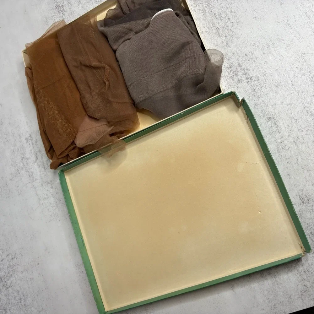 VTG 1950s Admiration Nylons Seamless Stockings Box Set Mesh 616 Glamour Sand 10